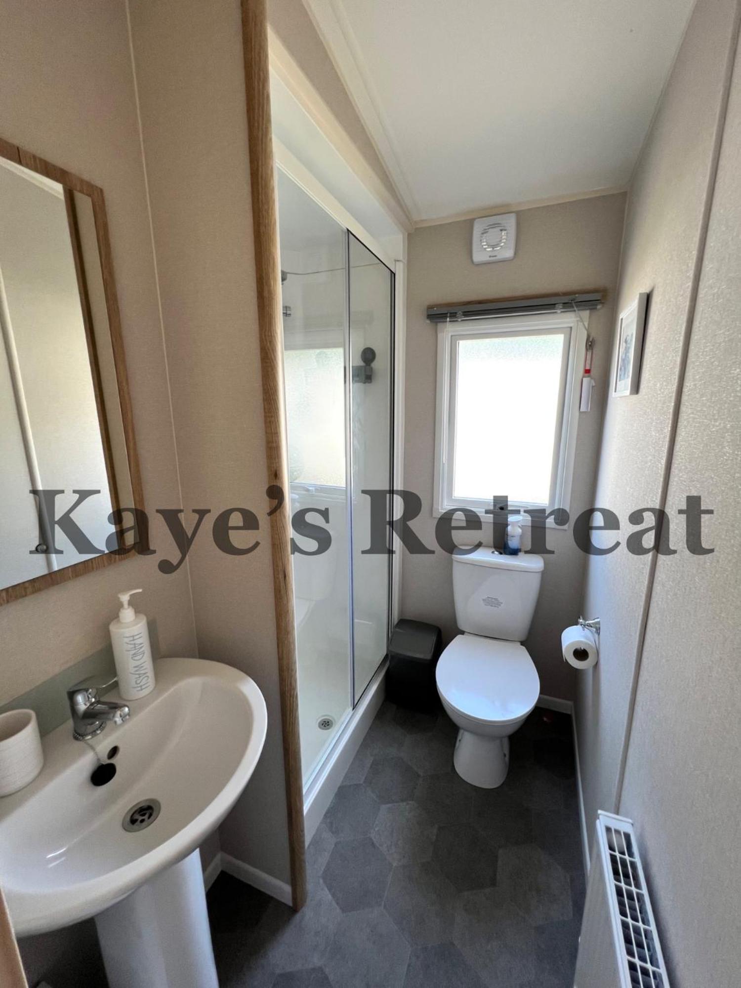 Kayes Retreat Three Bed Caravan Newquay Bay Quieter Area Of Park