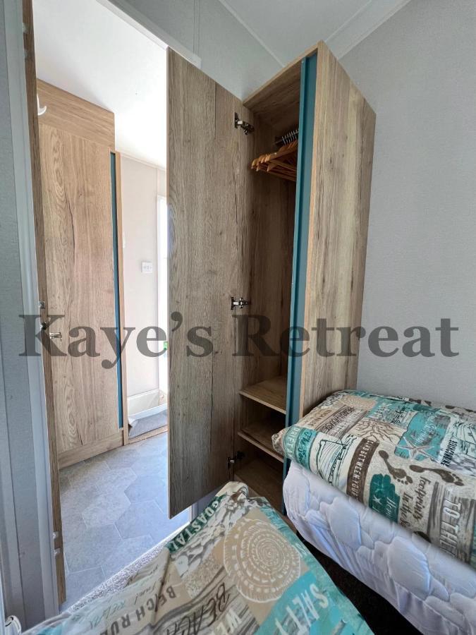 Kayes Retreat Three Bed Caravan Newquay Bay Quieter Area Of Park *
